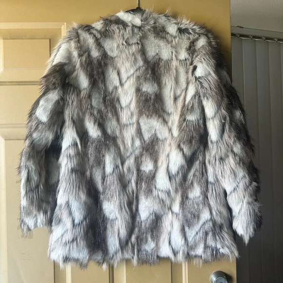 HEARTLOOM FAUX JACKET - Picture 3 of 6